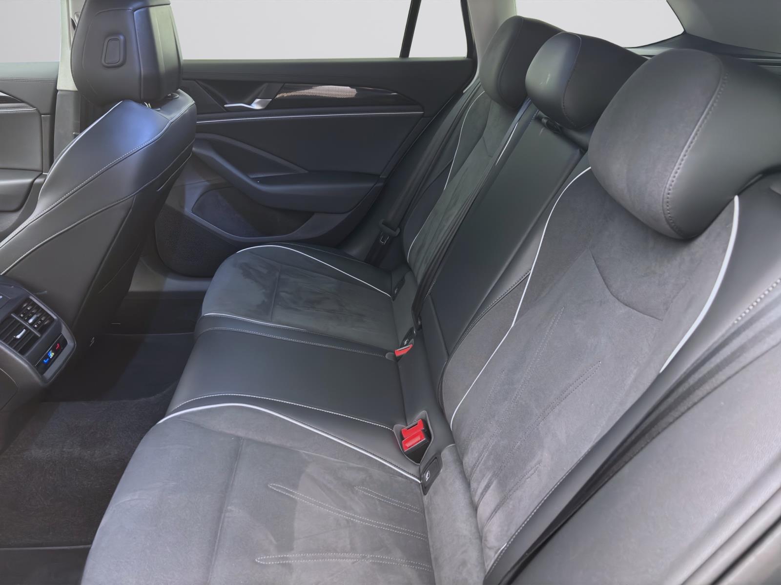 Bild 14: Volkswagen Passat Variant 1.5 TSI eHybrid DSG BUSINESS AHK KAMERA PDC NAVI