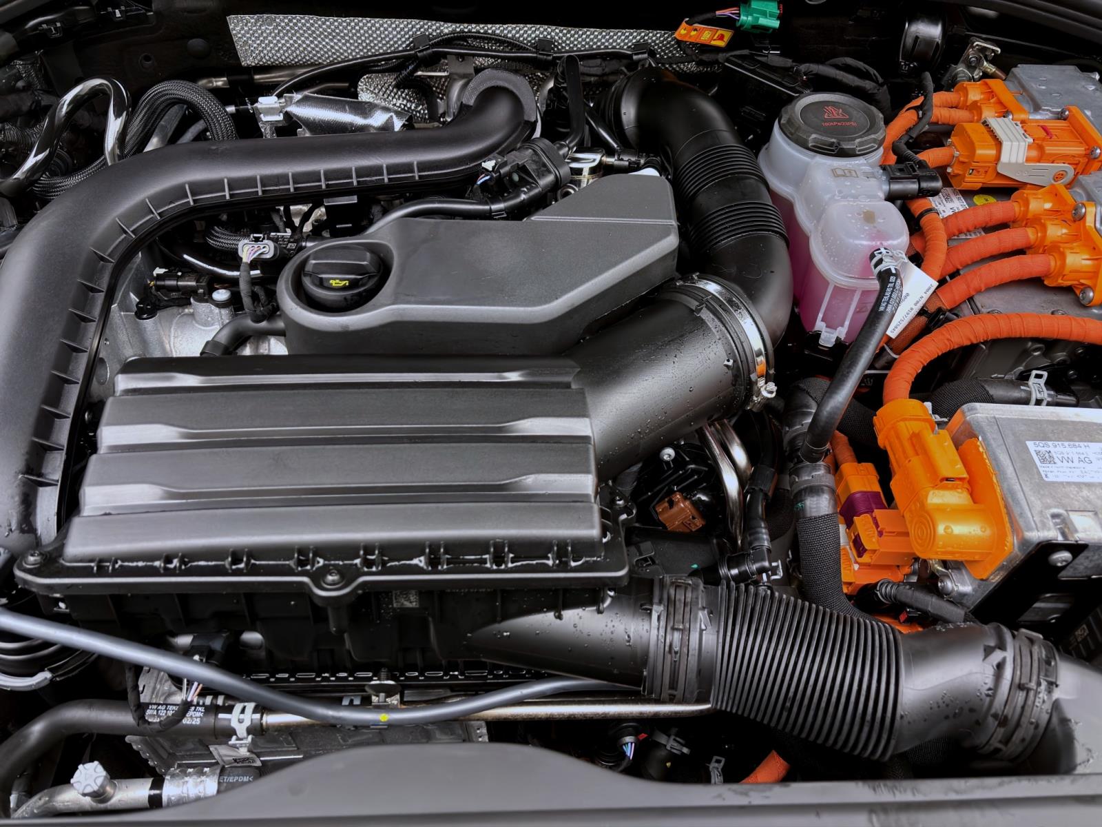 Bild 17: Volkswagen Passat Variant 1.5 TSI eHybrid DSG BUSINESS AHK KAMERA PDC NAVI