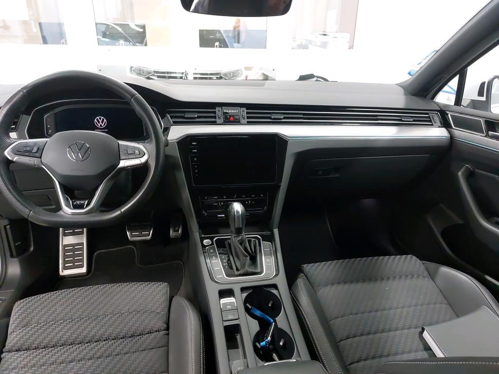Bild 2: Volkswagen Passat Variant 2.0 TDI DSG R-LINE AHK NAVI IQ.LIGHT PDC