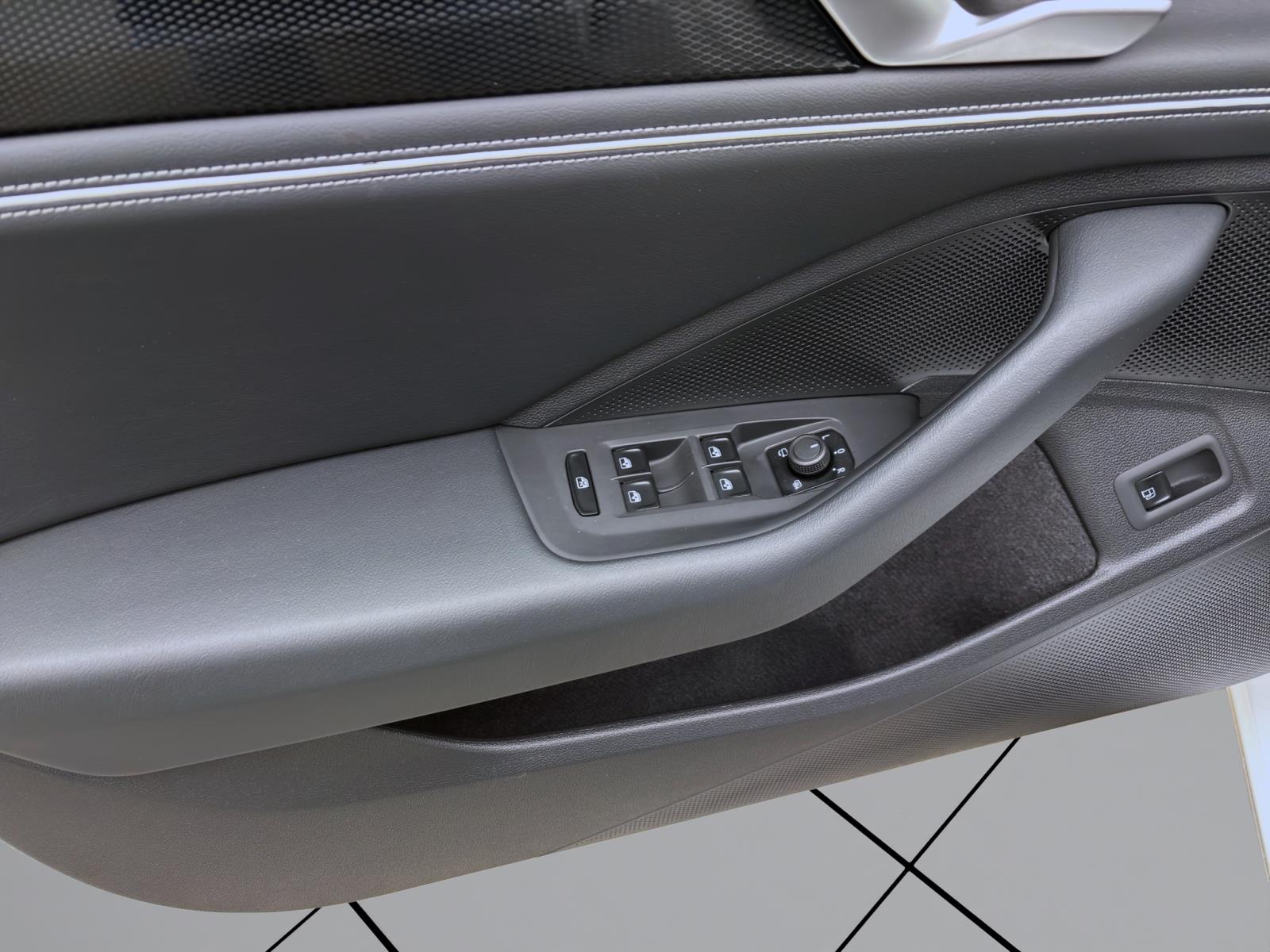 Bild 9: Volkswagen Passat Variant 1.5 TSI eHybrid DSG BUSINESS AHK KAMERA PDC NAVI