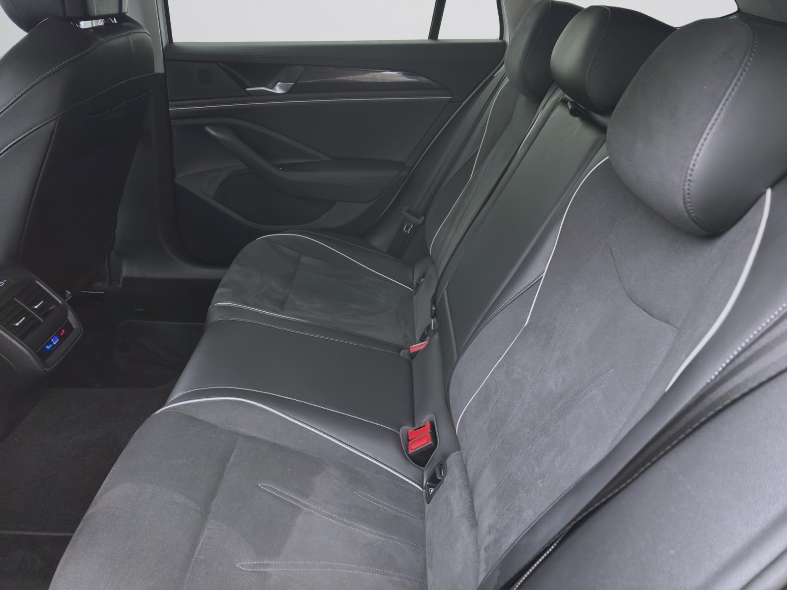 Bild 14: Volkswagen Passat Variant 1.5 TSI eHybrid DSG BUSINESS AHK KAMERA PDC NAVI