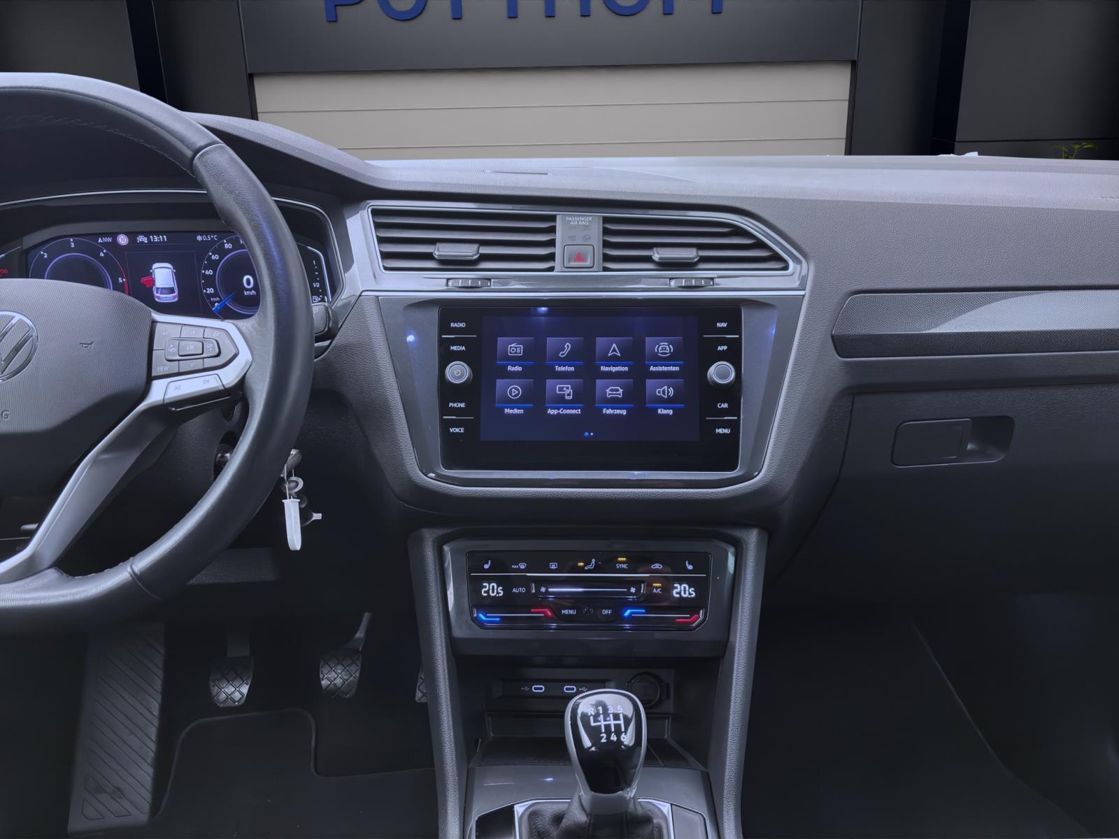 Bild 12: Volkswagen Tiguan 2.0 TDI ELEGANCE NAVI MATRIX PDC SITZHZG