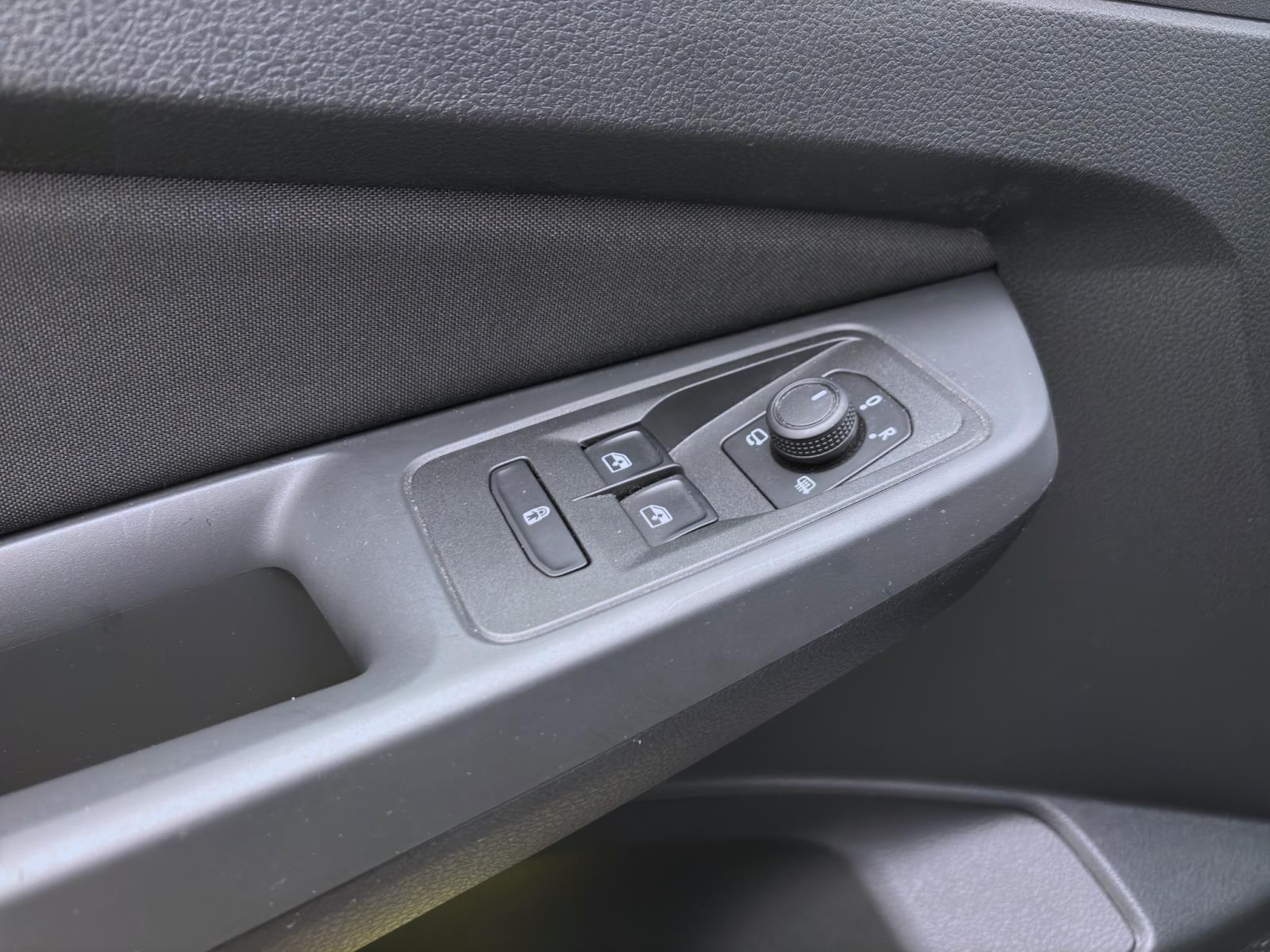 Bild 9: Volkswagen Caddy 1.5 TSI LIFE KR PDC KLIMA ACC SHZG