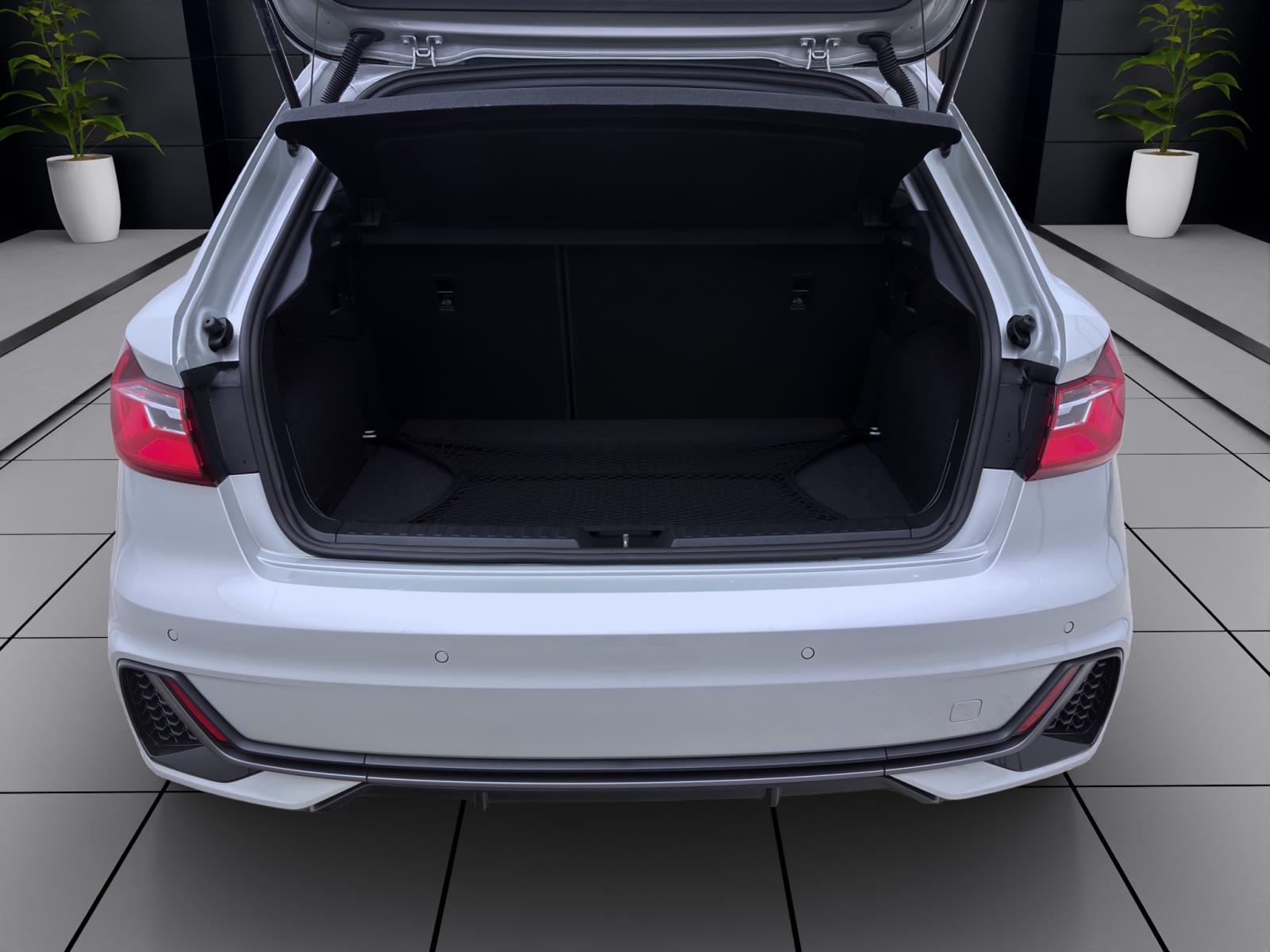 Bild 3: Audi A1 Sportback 30 TFSI S LINE SITZHZG PDC KLIMA VIRTUAL