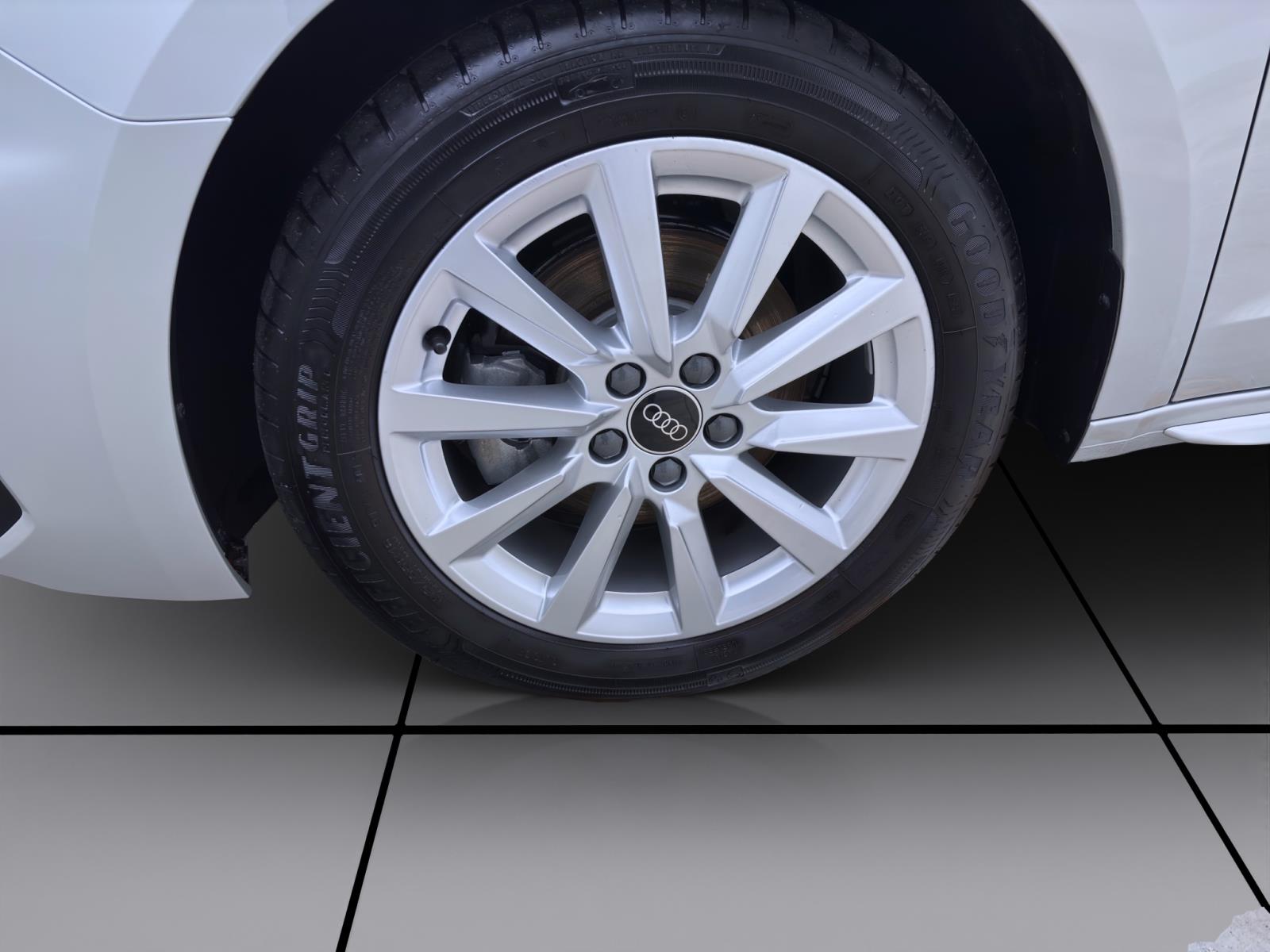 Bild 7: Audi A1 Sportback 30 TFSI S LINE SITZHZG PDC KLIMA VIRTUAL