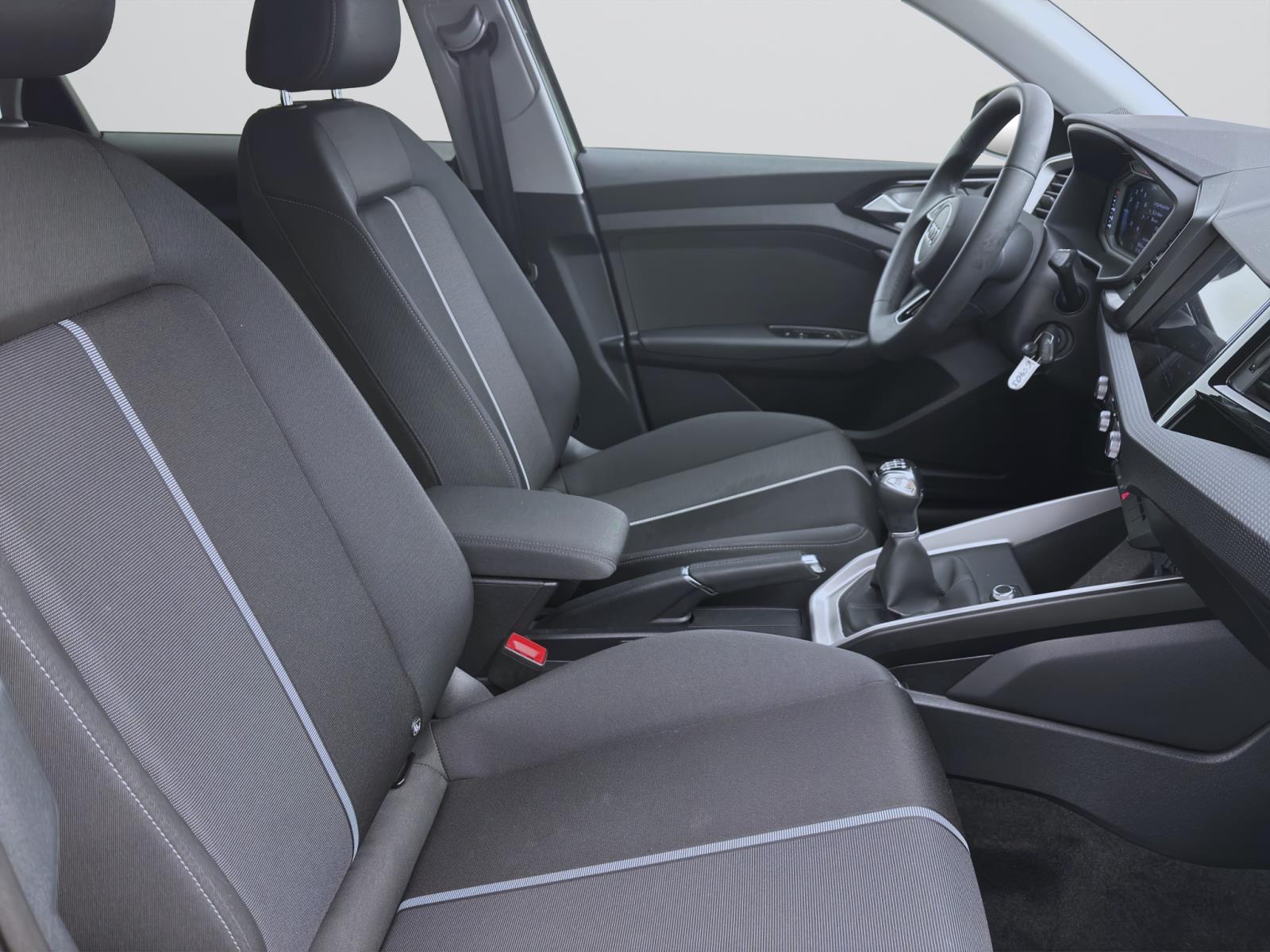 Bild 15: Audi A1 Sportback 30 TFSI ADVANCED SITZHZG PDC KLIMA