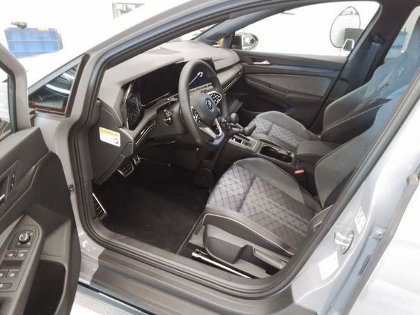 Bild 2: Volkswagen Golf 1.5 eTSI DSG R-LINE STANDHZG AHK PANO NAVI