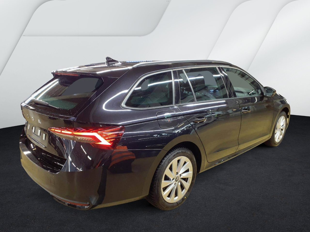 Bild 1: Skoda Octavia Combi 1.5 TSI e-TEC DSG SELECTION NAVI 360° PDC SITZHZG