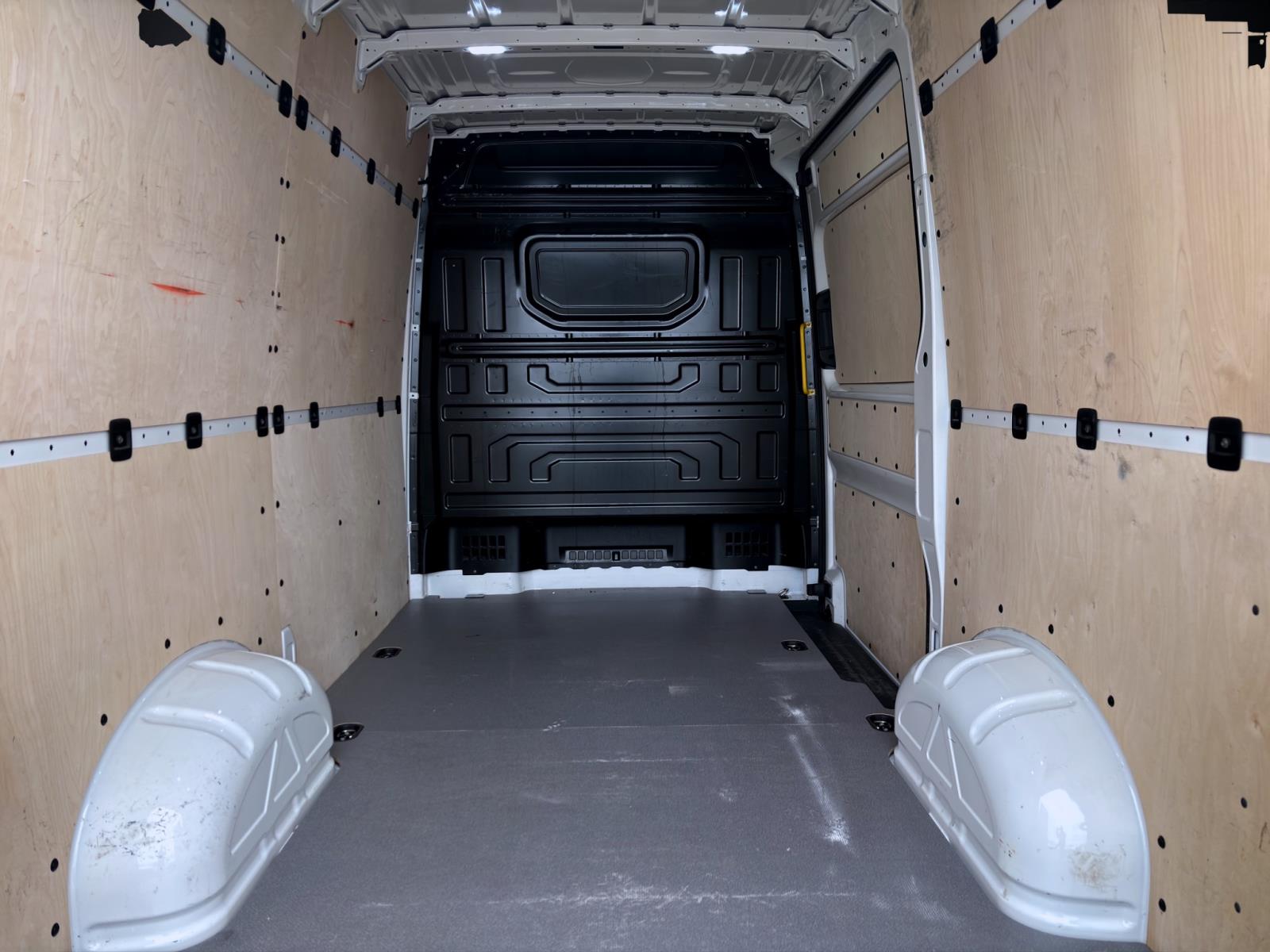 Bild 3: Volkswagen Crafter 35 Kasten 2.0 TDI MITTELLANG KLIMA PDC AHK