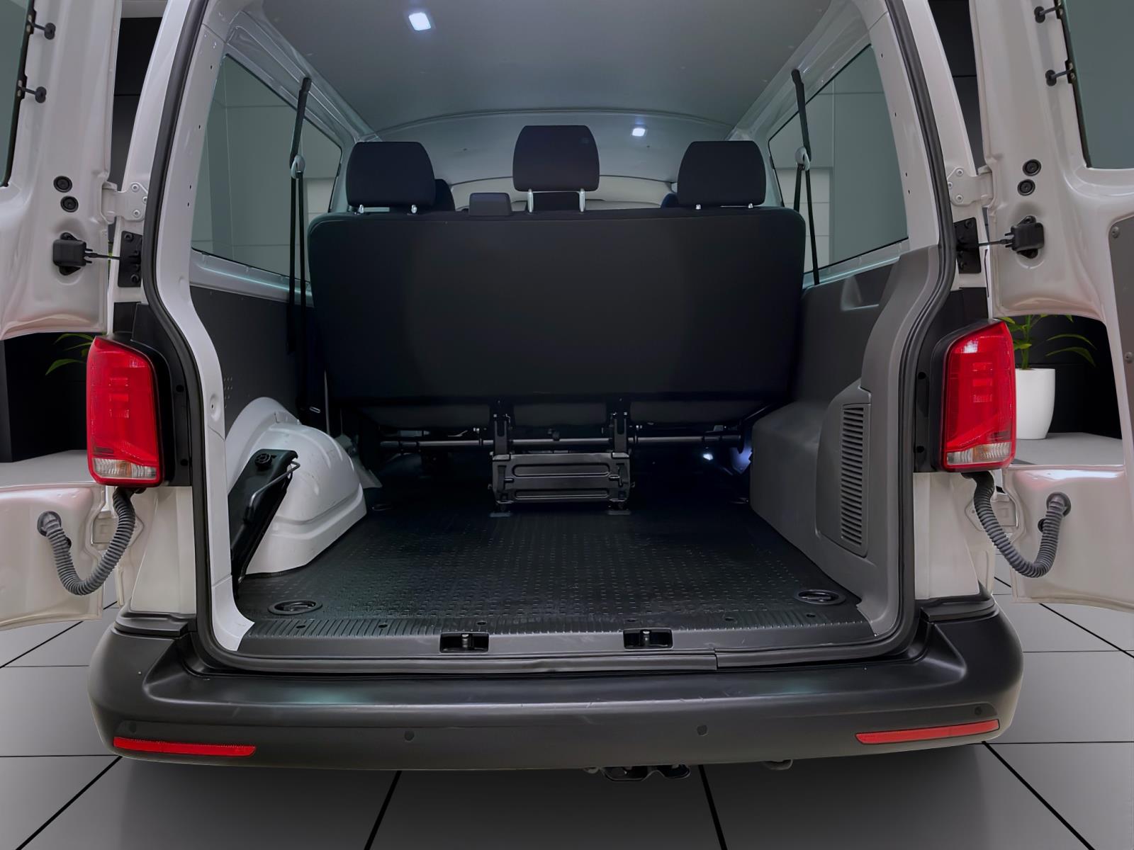 Bild 3: Volkswagen T6.1 Transporter Kombi 2.0 TDI LANG NAVI KAMERA PDC LED