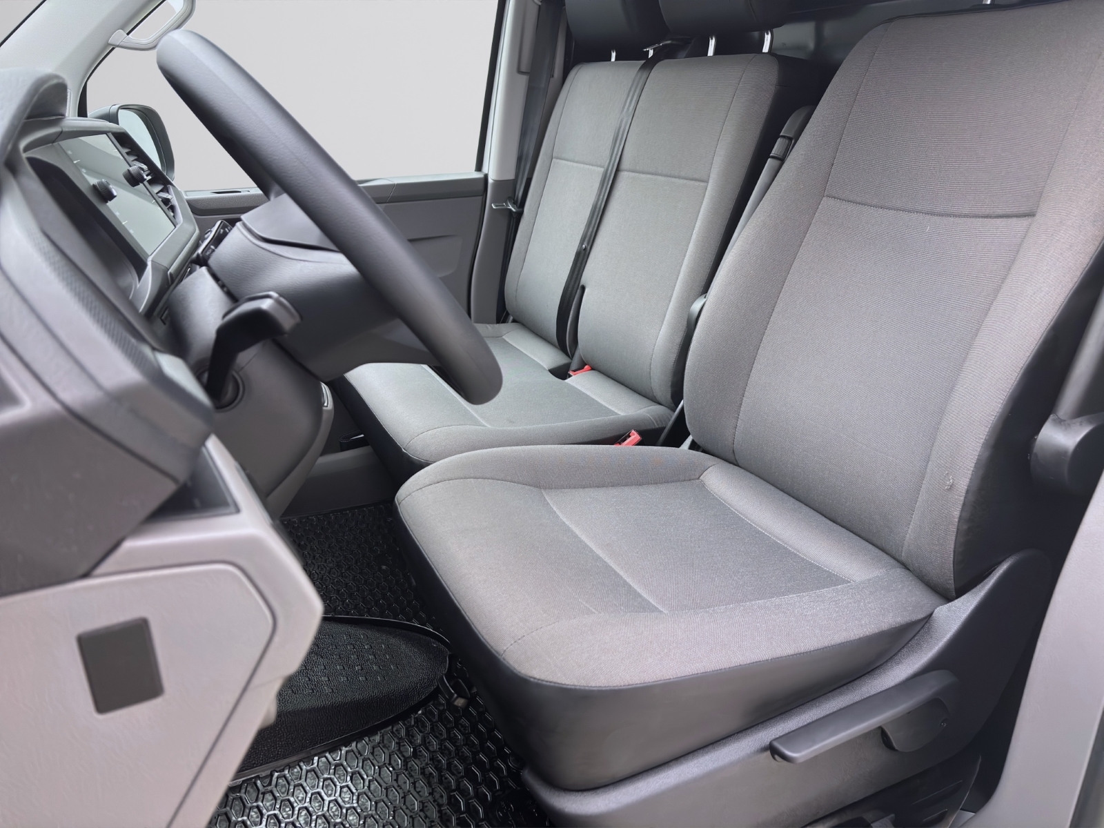 Bild 7: Volkswagen T6.1 Transporter Kombi 2.0 TDI FWD KLIMA PDC