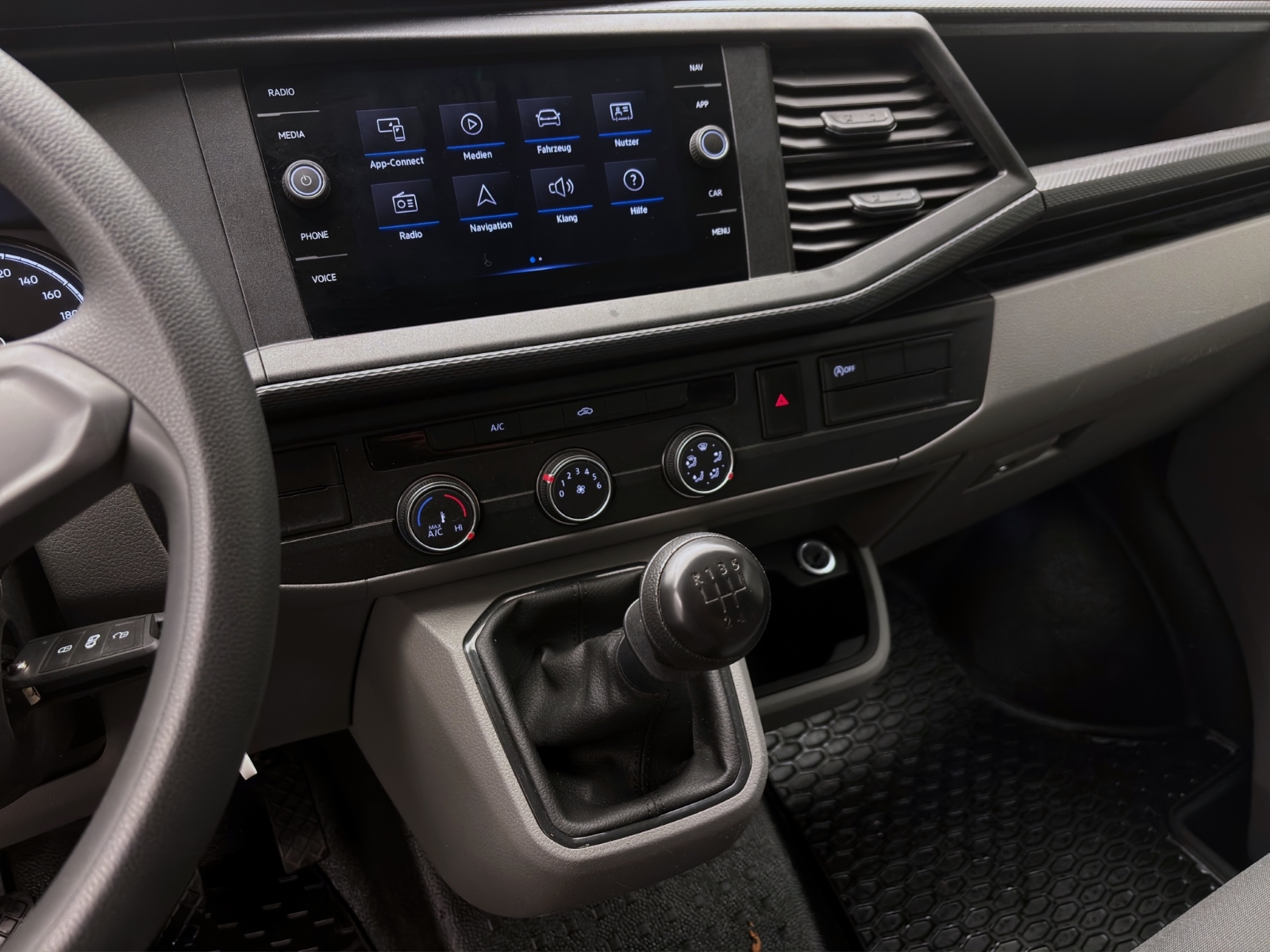 Bild 12: Volkswagen T6.1 Transporter Kombi 2.0 TDI FWD KLIMA PDC