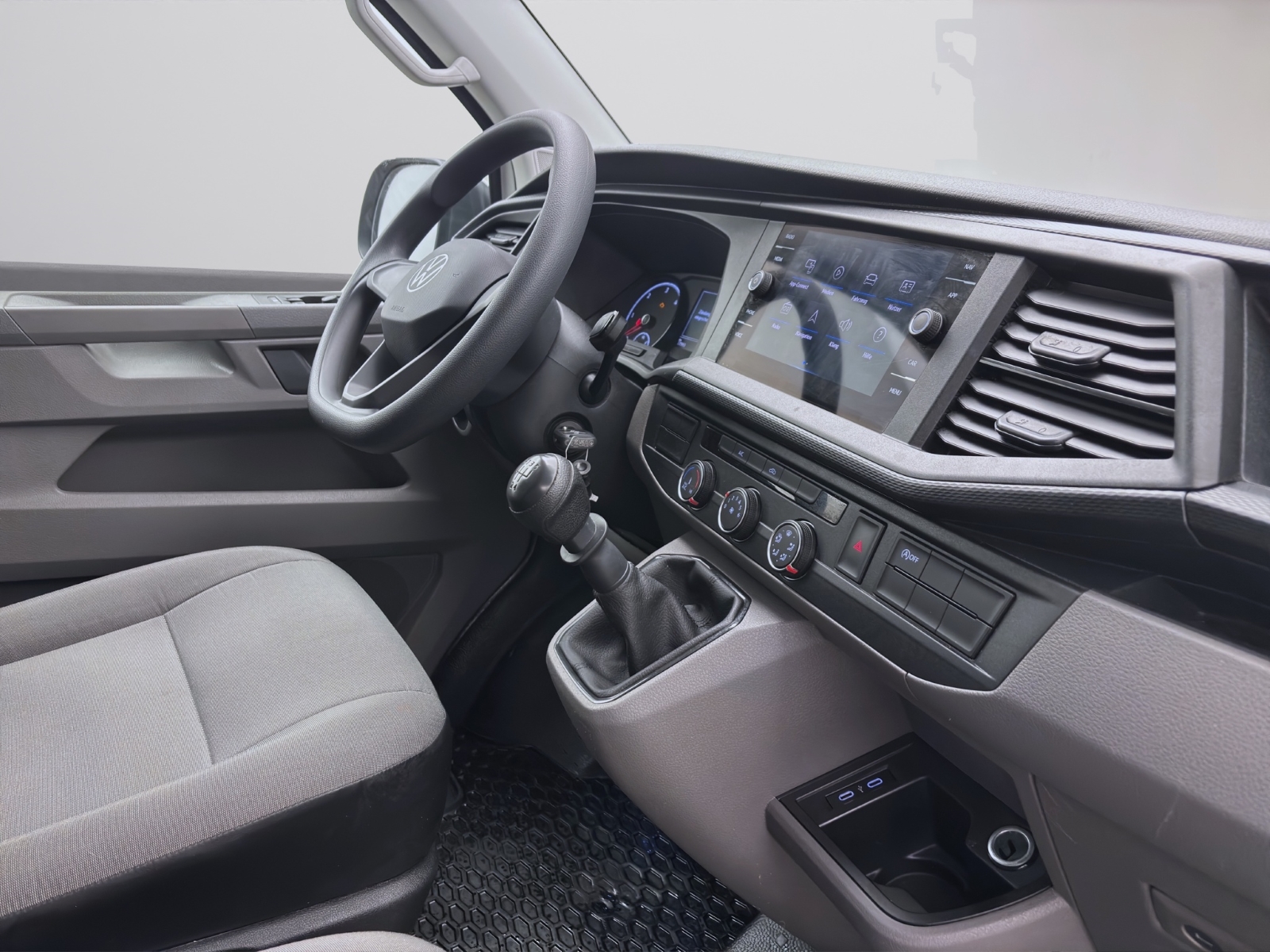 Bild 14: Volkswagen T6.1 Transporter Kombi 2.0 TDI FWD KLIMA PDC