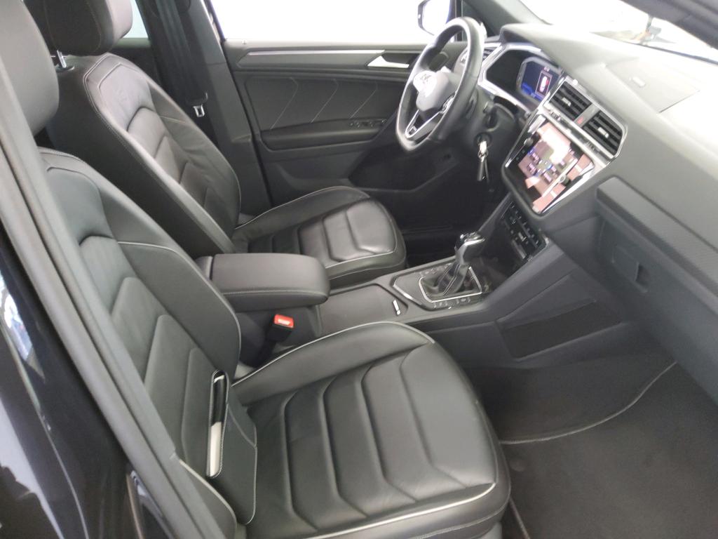 Volkswagen Tiguan 1.5 TSI DSG R-LINE NAVI AHK MATRIX PDC