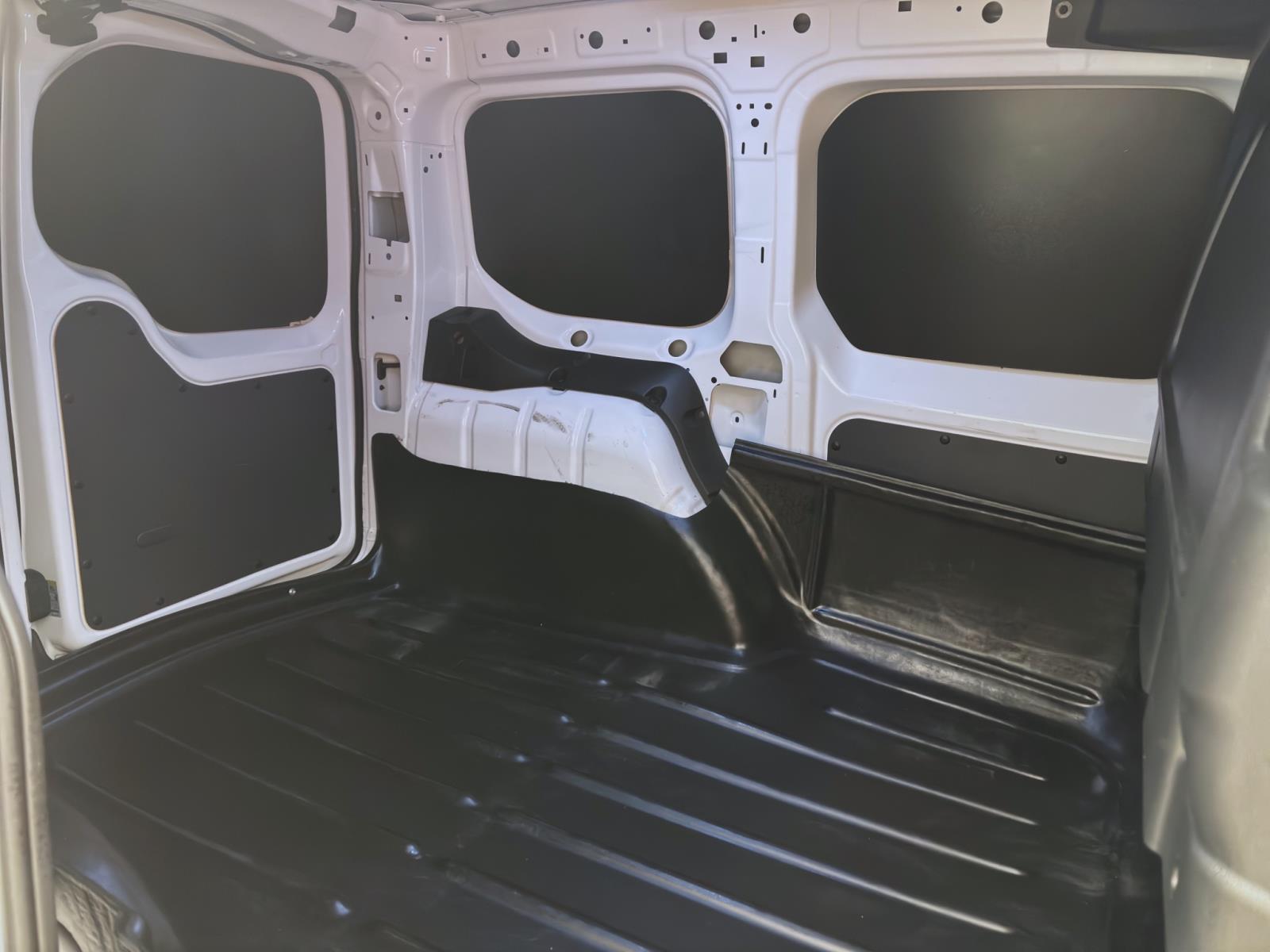 Bild 13: Volkswagen Caddy Cargo 2.0 TDI SITZHZG GRA PDC DAB+