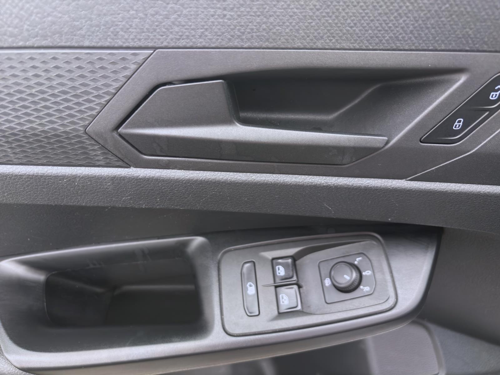 Bild 8: Volkswagen Caddy Cargo 2.0 TDI PDC DAB+ WINTERPAKET