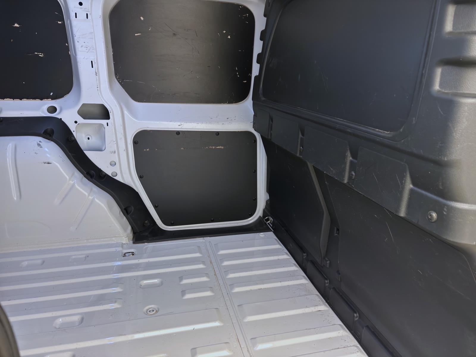 Bild 15: Volkswagen Caddy Cargo 2.0 TDI SITZHZG PDC GRA DAB+