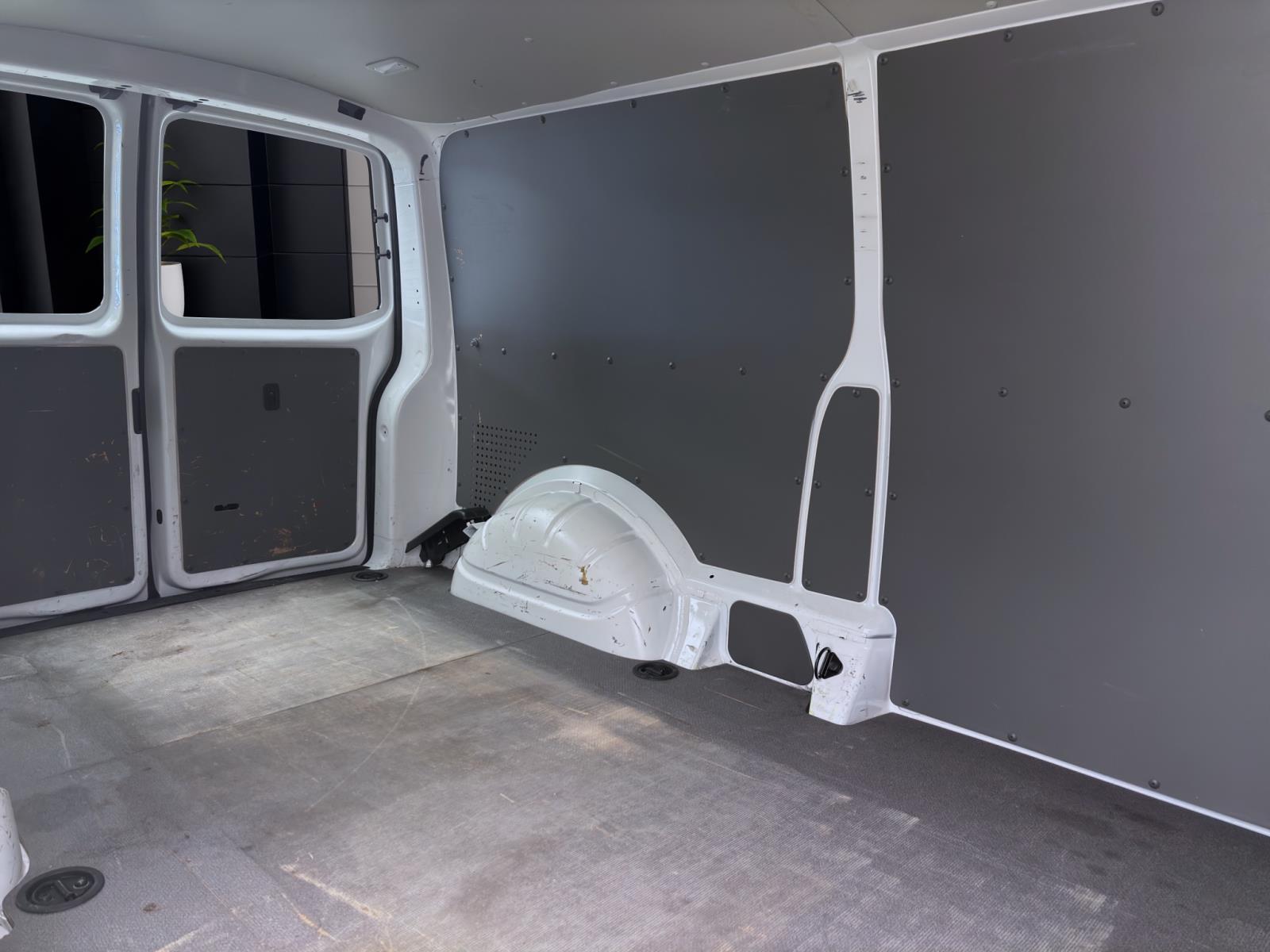 Bild 14: Volkswagen T6.1 Transporter Kasten 2.0 TDI DSG ECO PROFI LANG AHK NAVI KAMERA