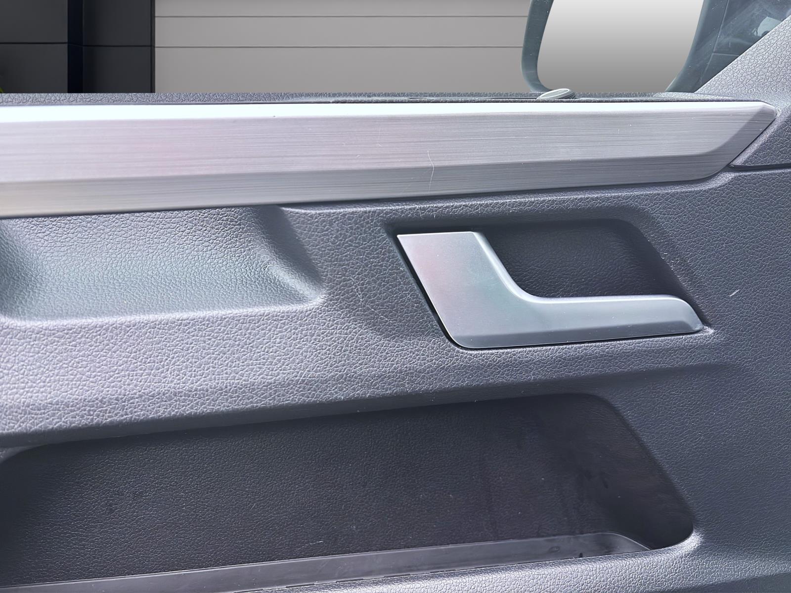 Bild 9: Volkswagen T6.1 California 2.0 TDI DSG BEACH EDITION STDHZG AHK NAVI KAMERA