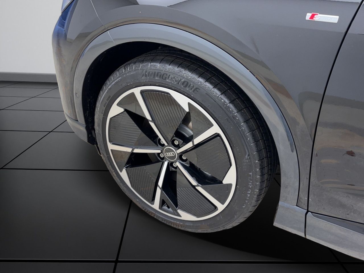 Audi Q4 e-tron Sportback (F4N)(06.2021- ) 50 quattro basis
