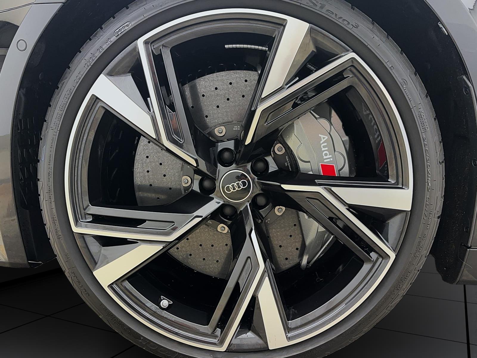 Audi RS6 Avant Q B&O HuD eKLAPPE LEDER LM22