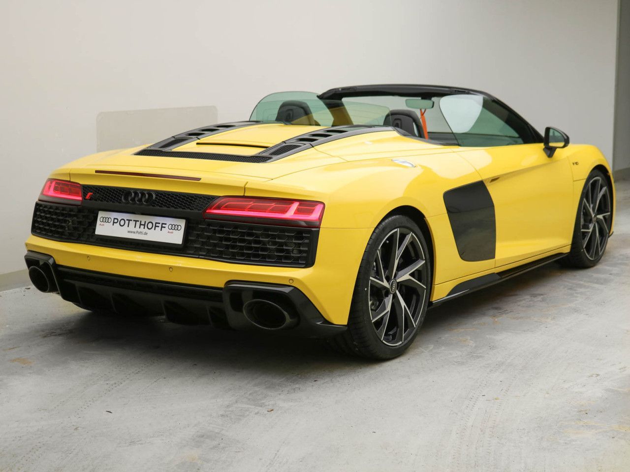 Audi R8 Spyder PERFORMANCE B&O LM20 KAMERA