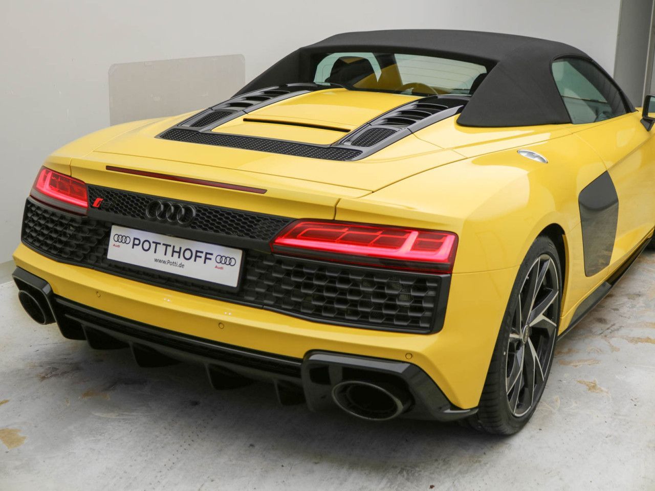 Audi R8 Spyder PERFORMANCE B&O LM20 KAMERA