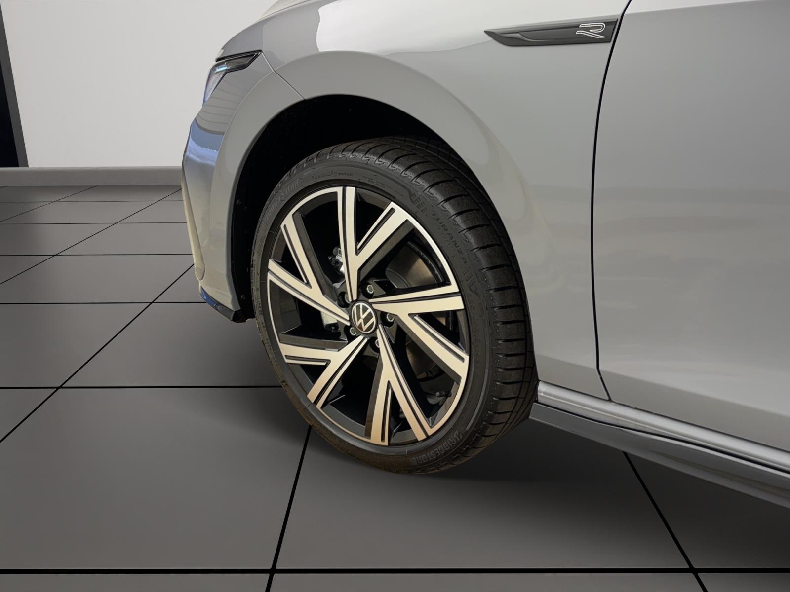 Volkswagen Golf Variant VIII R-Line1.5 eTSI DSG