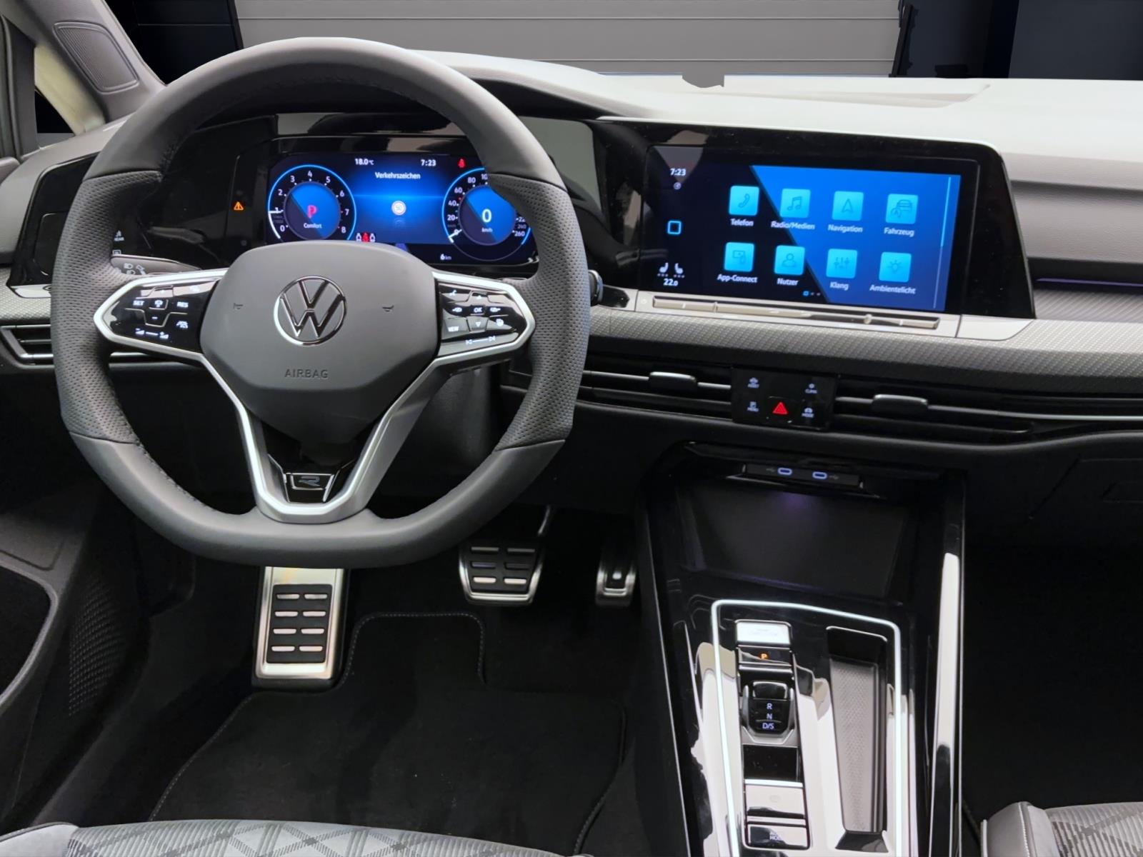 Volkswagen Golf Variant VIII R-Line1.5 eTSI DSG