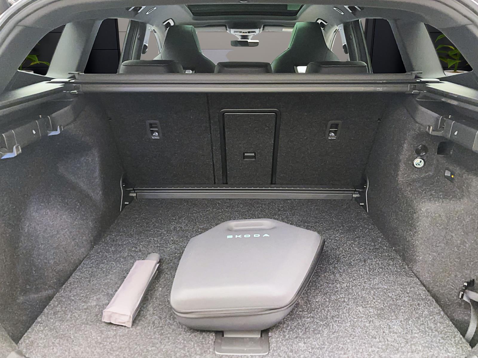 Skoda ENYAQ iV 85 SPORTLINE AHK PANO 21 WÄREMEP. NAV KAM MATRIX