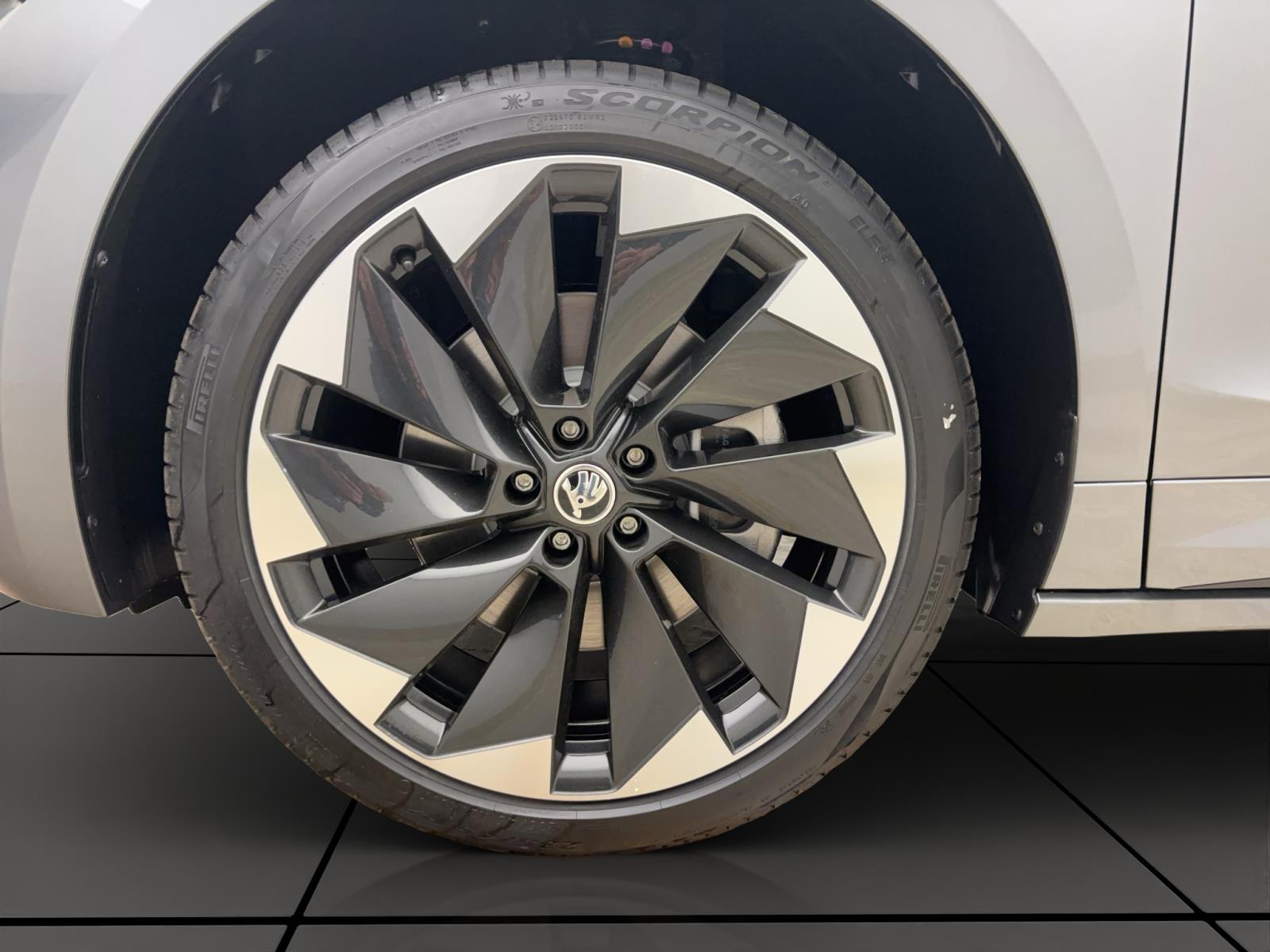Skoda ENYAQ iV 85 SPORTLINE AHK PANO 21 WÄREMEP. NAV KAM MATRIX