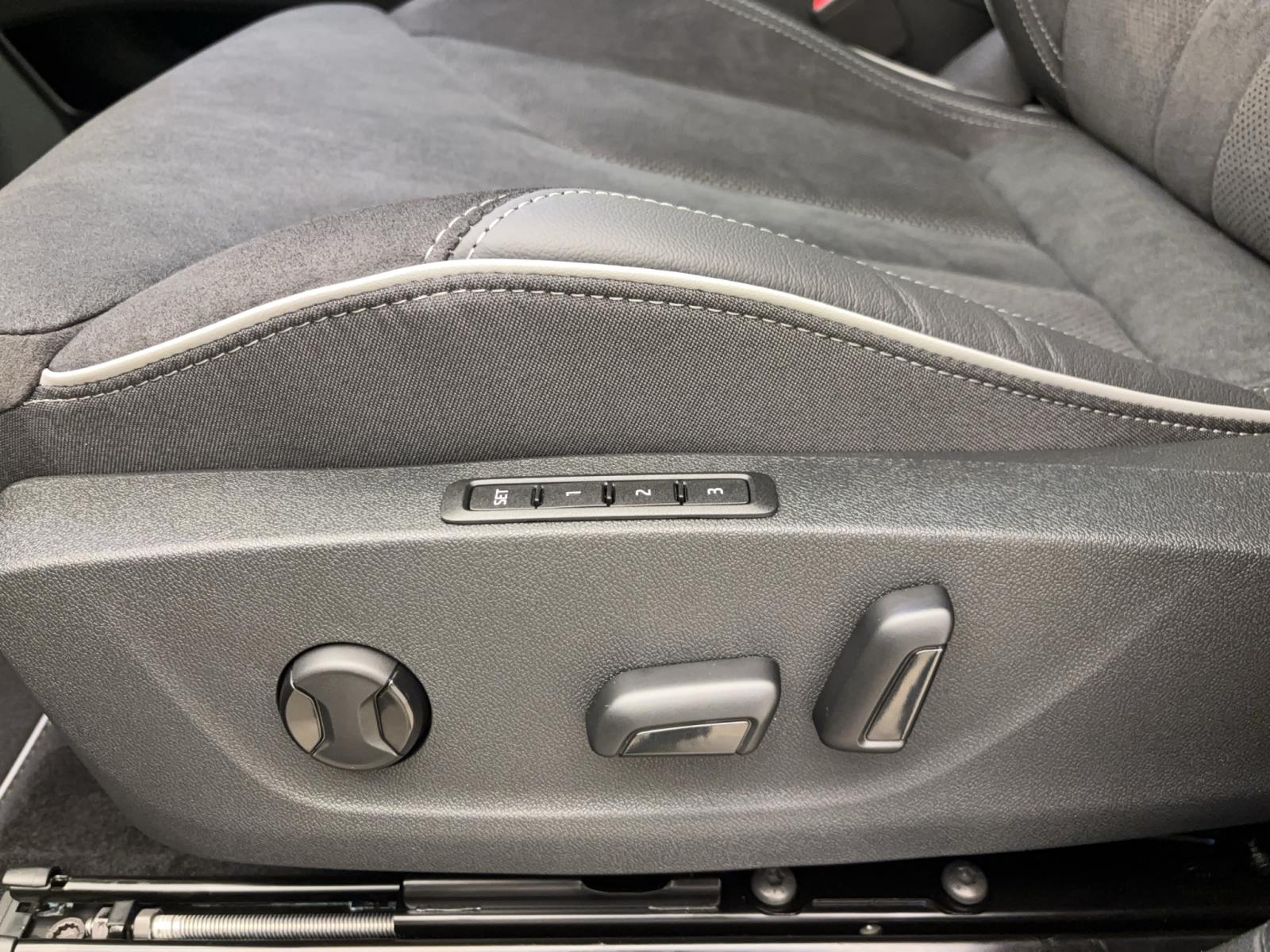 Skoda ENYAQ iV 85 SPORTLINE AHK PANO 21 WÄREMEP. NAV KAM MATRIX