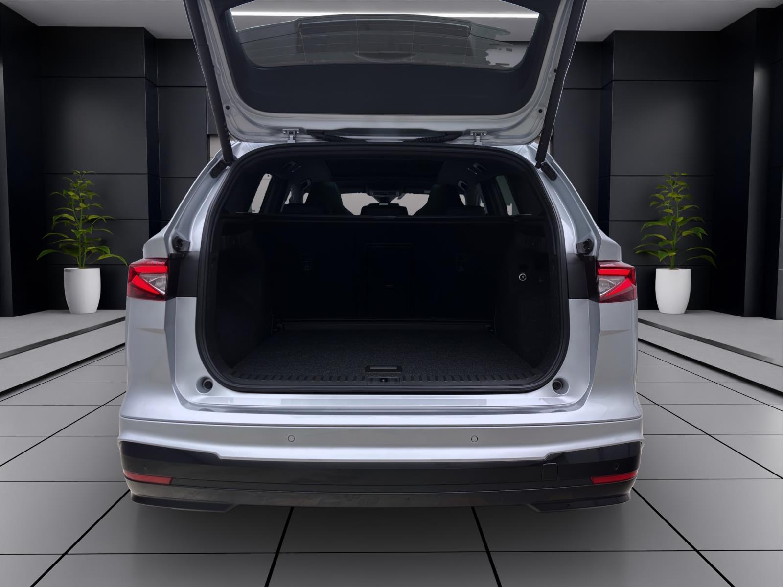 Skoda ENYAQ iV 85 SPORTLINE AHK PANO 21 WÄRMEP. NAV KAM MATRIX