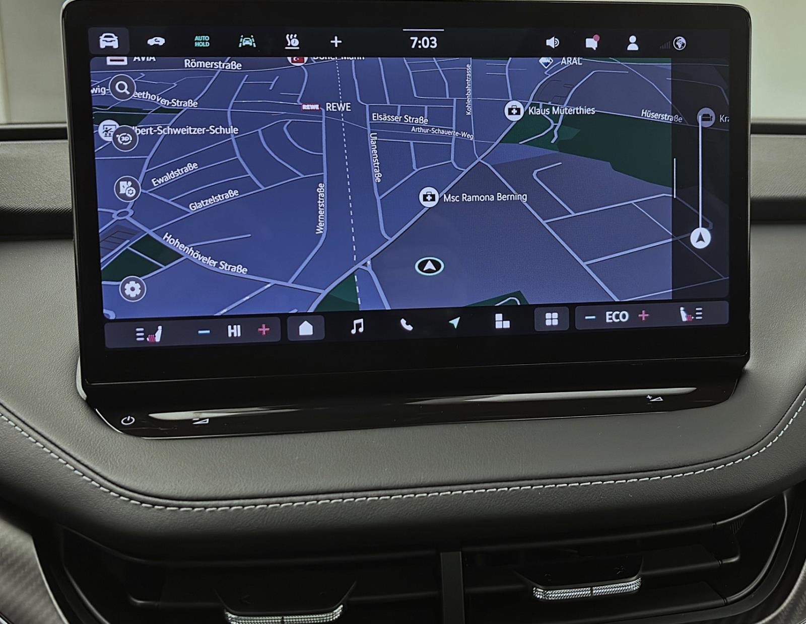 Skoda ENYAQ iV 85 SPORTLINE AHK PANO 21 WÄRMEP. NAV KAM MATRIX
