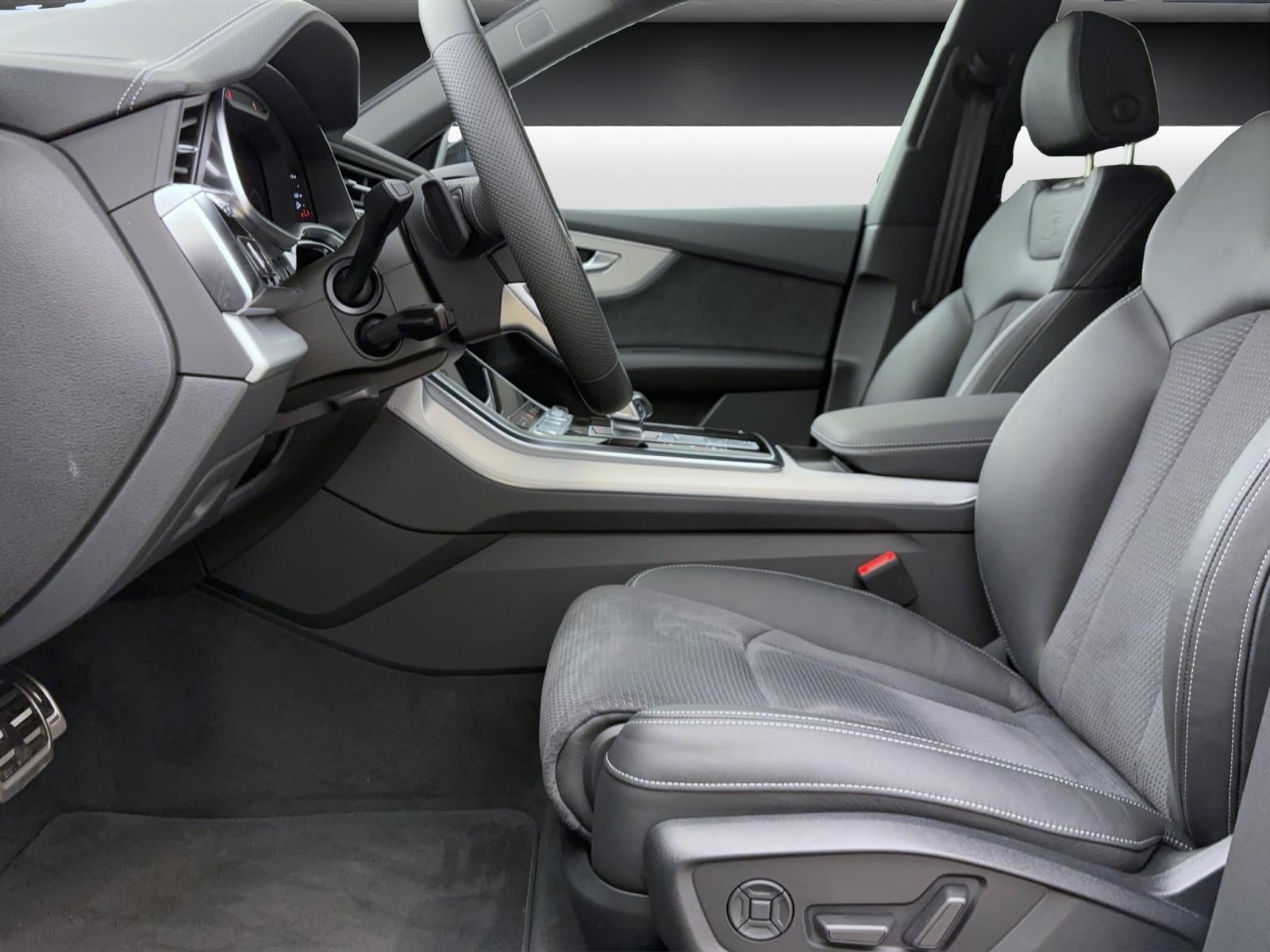 Audi Q8 55 TFSI quattro tiptronic