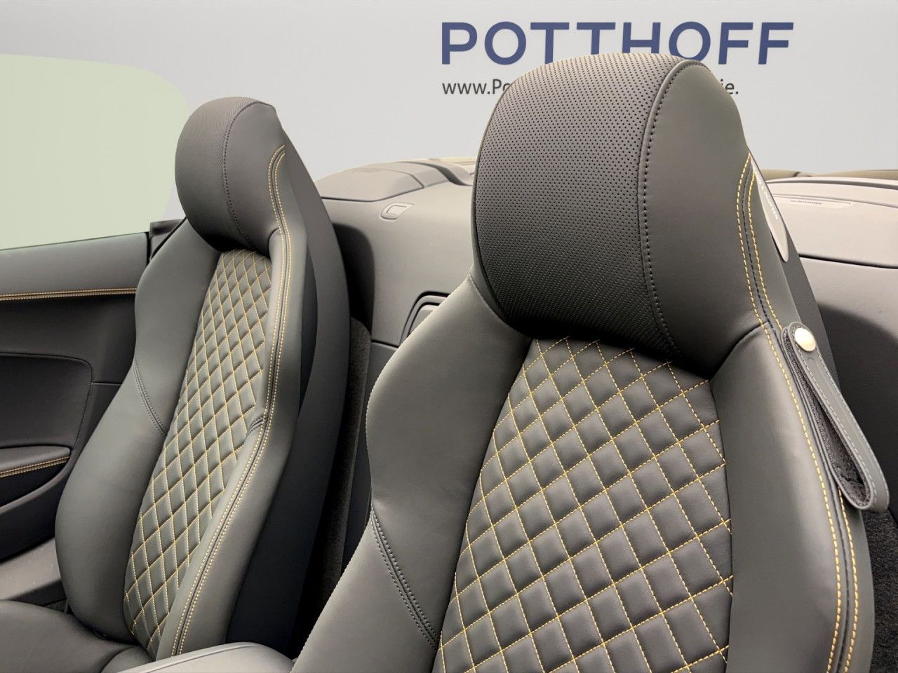 Audi R8 Spyder V10 performance quattro 456(620) kW(PS) S tronic