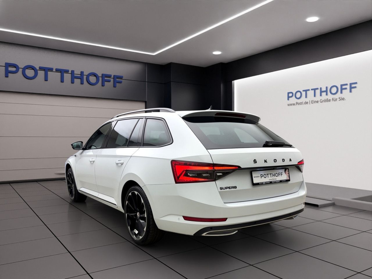 Skoda Superb COMBI SPORTLINE AHK MATRIX STANDH PANO NAVI VOLL!!!