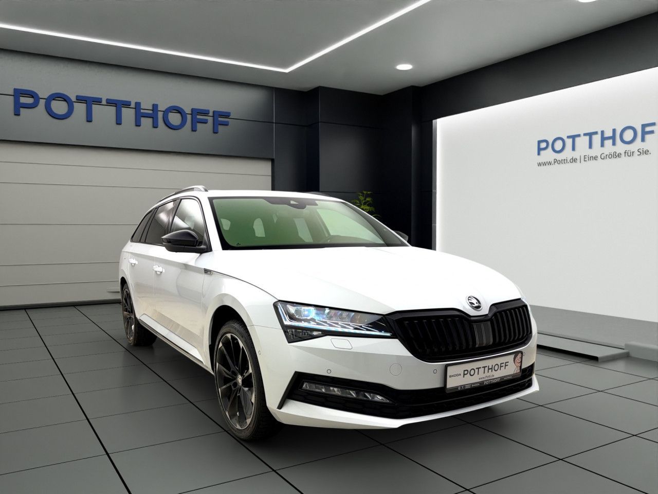 Skoda Superb COMBI SPORTLINE AHK MATRIX STANDH PANO NAVI VOLL!!!