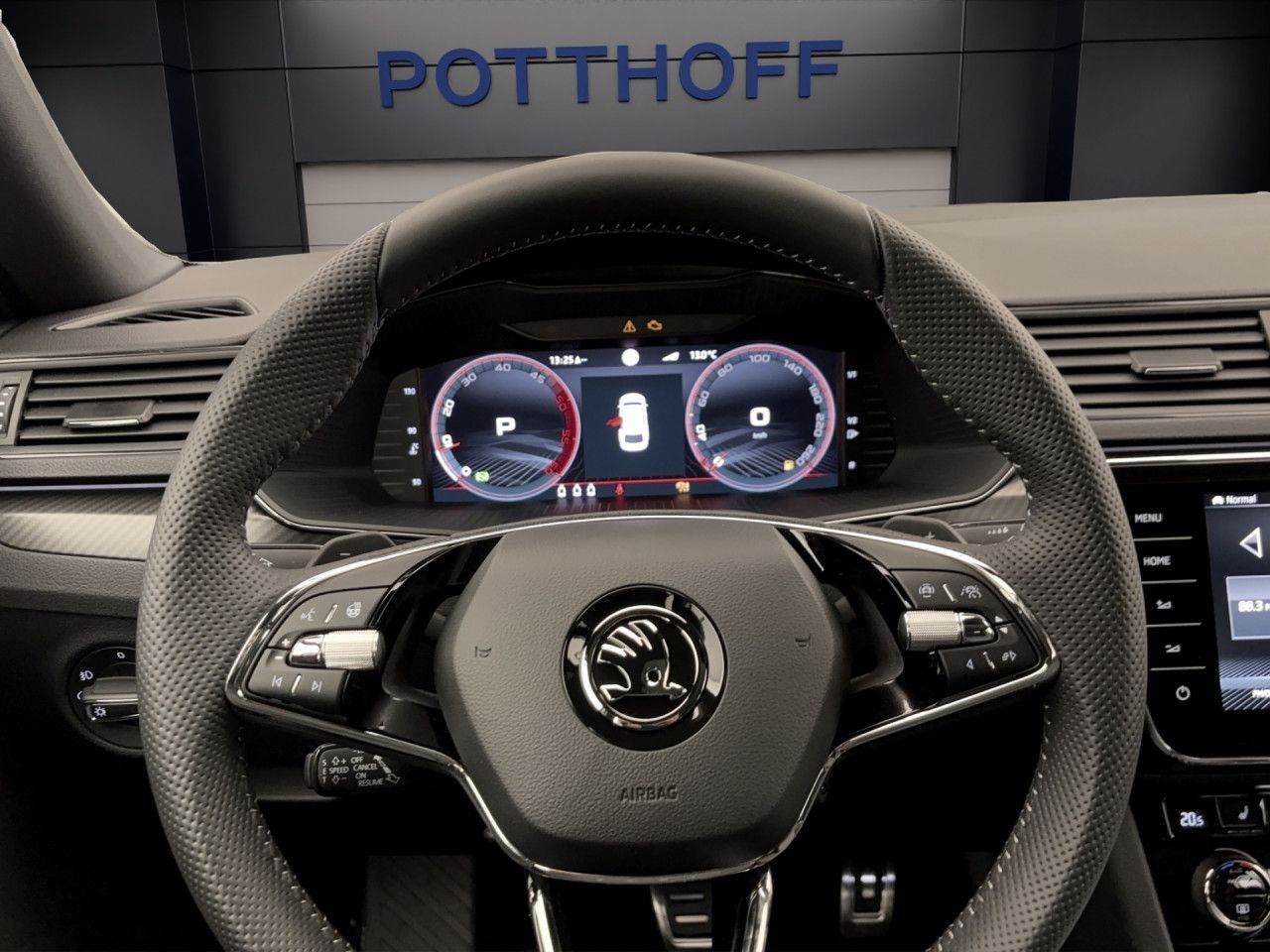 Skoda Superb COMBI SPORTLINE AHK MATRIX STANDH PANO NAVI VOLL!!!