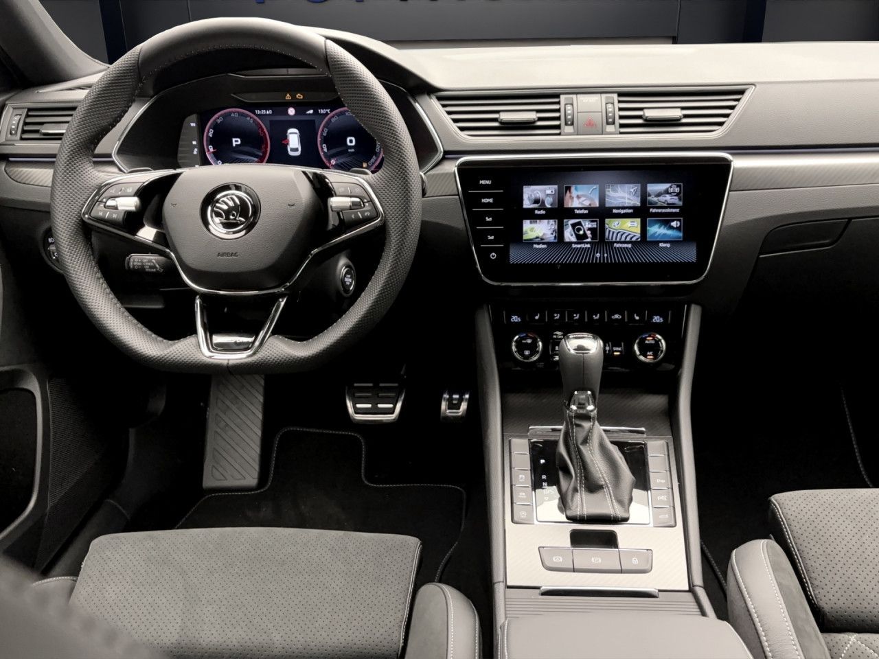 Skoda Superb COMBI SPORTLINE AHK MATRIX STANDH PANO NAVI VOLL!!!