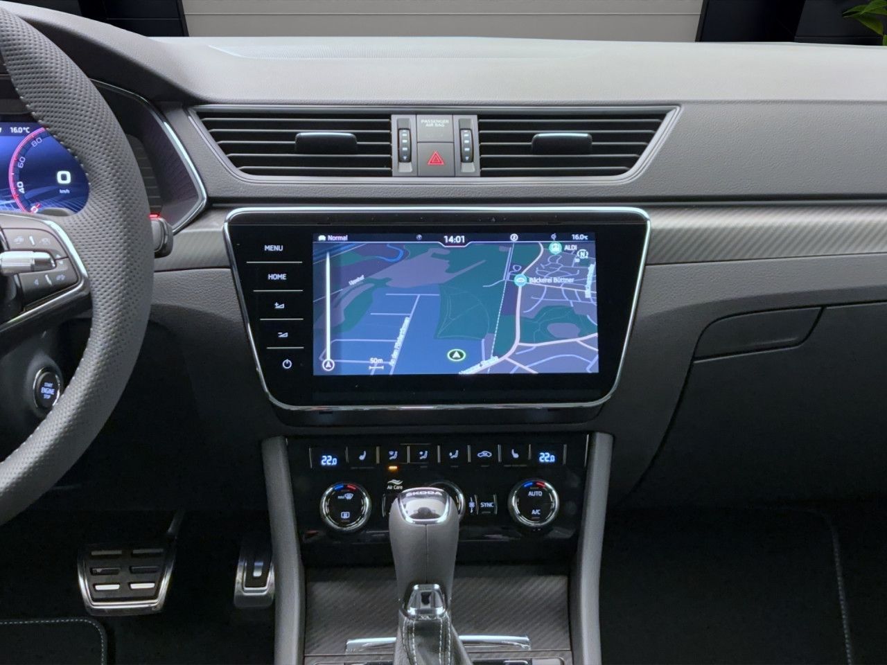 Skoda Superb COMBI SPORTLINE AHK STANDH PANO 360°-KAM MATRIX VOLL!!!