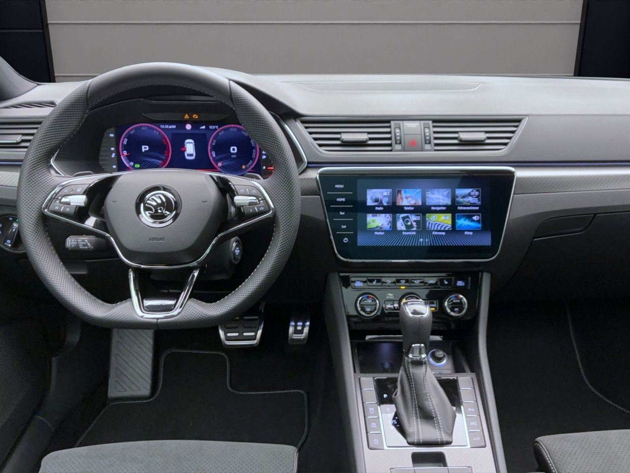 Skoda Superb COMBI SPORTLINE AHK STANDH PANO 360°-KAM MATRIX VOLL!!!