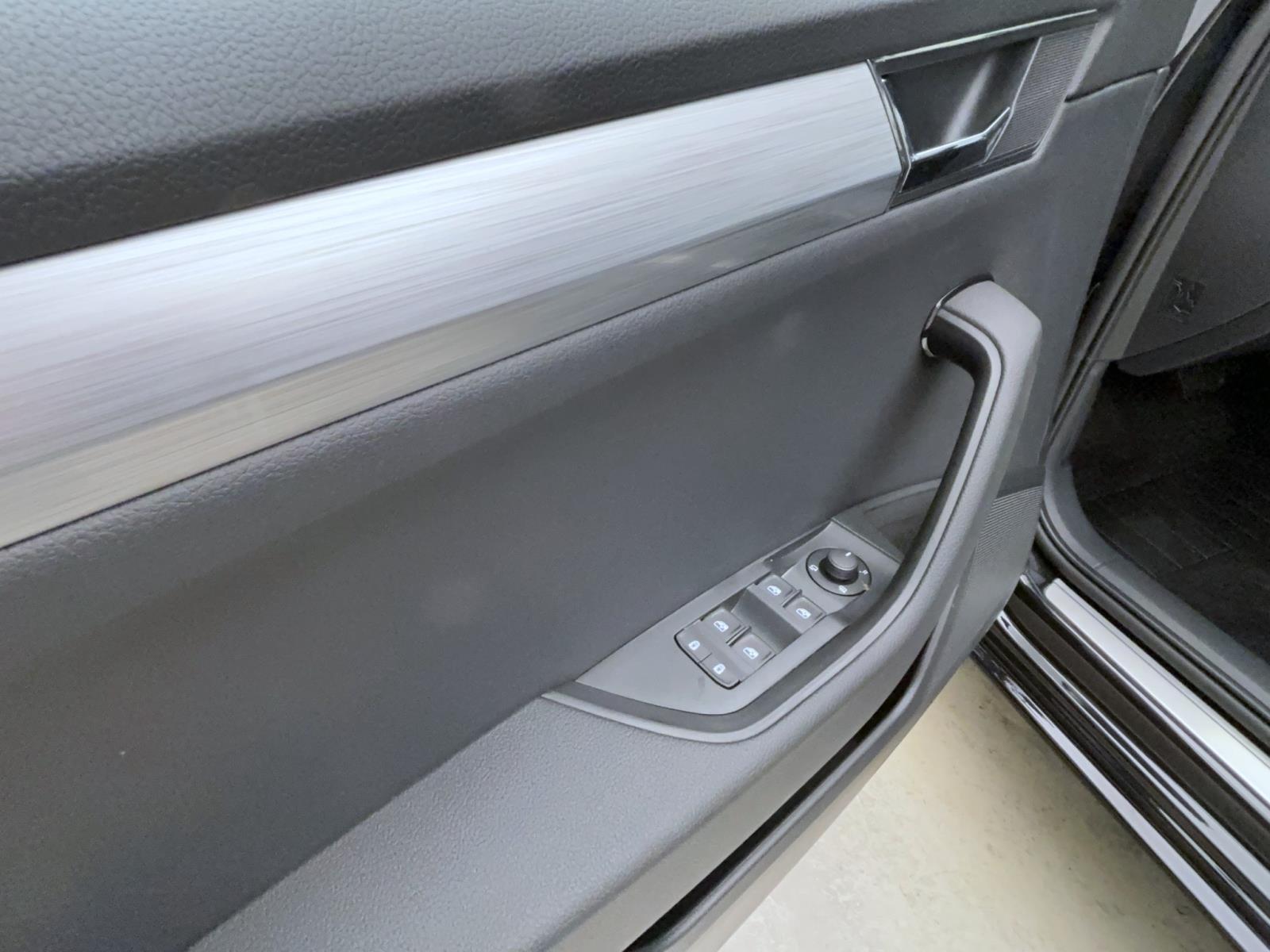 Skoda Superb COMBI AMBITIONAHK NAV LED KAM PDC SMARTLINK