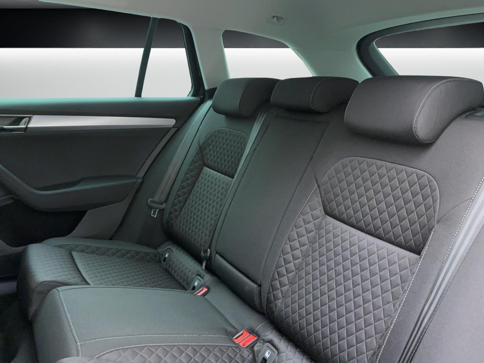 Skoda Superb COMBI AMBITIONAHK NAV LED KAM PDC SMARTLINK