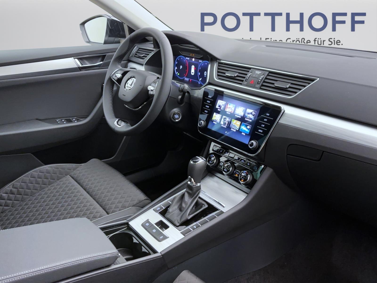 Skoda Superb COMBI AMBITION DSG AHK NAV LED KAM PDC SMARTLINK