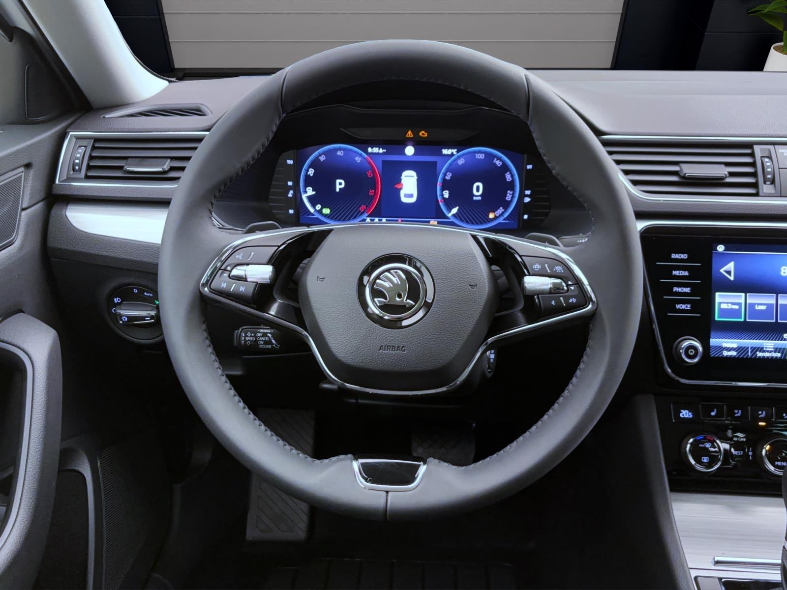 Skoda Superb COMBI AMBITION DSG AHK NAV LED KAM PDC SMARTLINK