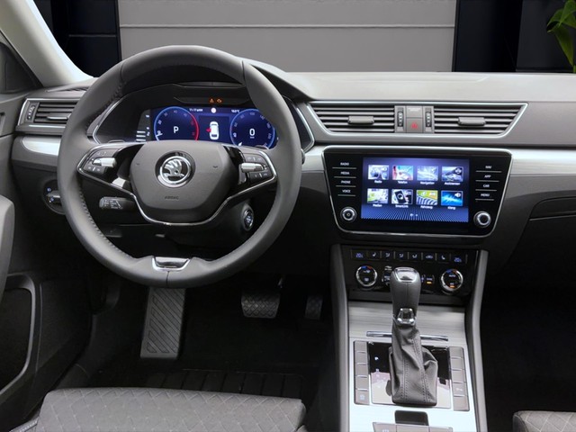 Skoda Superb COMBI AMBITION DSG AHK NAV LED KAM PDC SMARTLINK