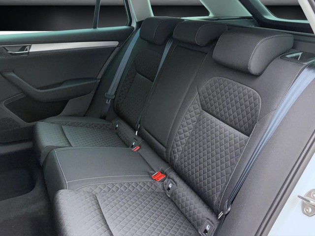 Skoda Superb COMBI AMBITION DSG AHK NAV LED KAM PDC SMARTLINK