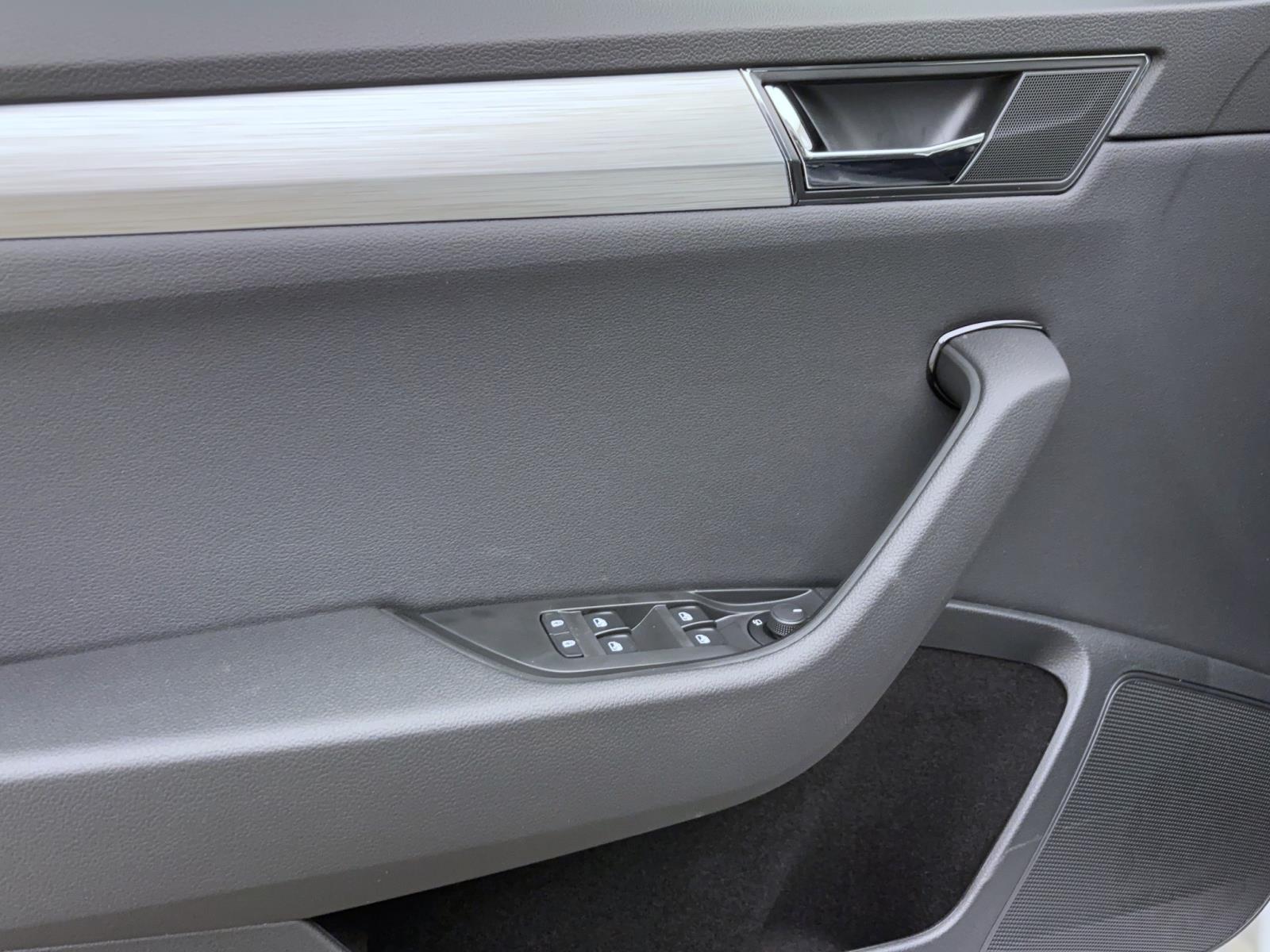 Skoda Superb COMBI AMBITIONDSG AHK NAV LED KAM PDC SMARTLINK