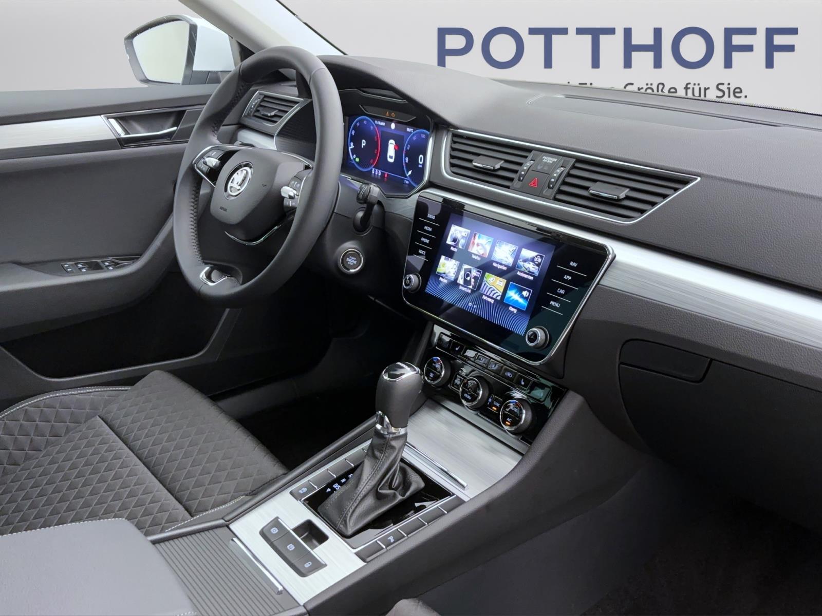 Skoda Superb COMBI AMBITIONDSG AHK NAV LED KAM PDC SMARTLINK